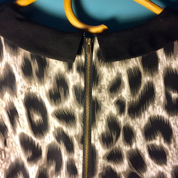 Darling Leopard Print Blouse - Picture 6 of 7